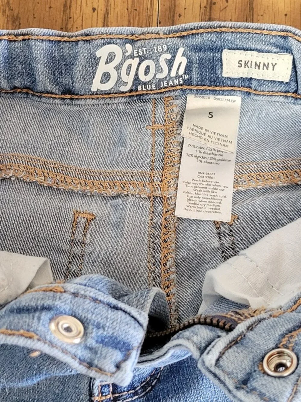 OshKosh B'gosh Girls Size 5 Skinny Jeans Light Wash Stretch Denim Adjustable